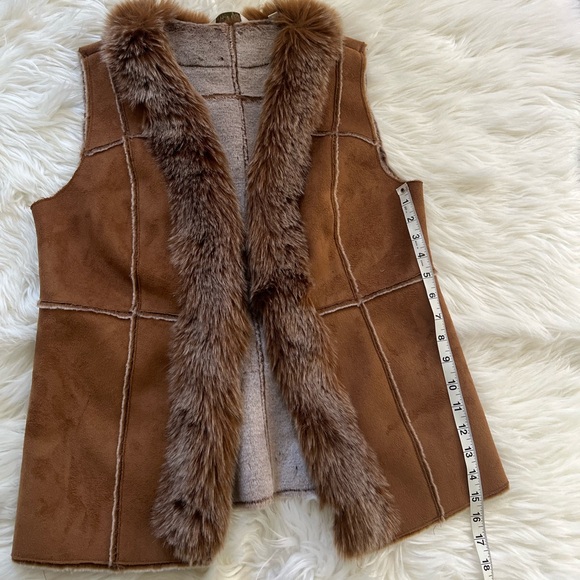 Orvis Faux Fur & Suede Vest - Picture 4 of 9